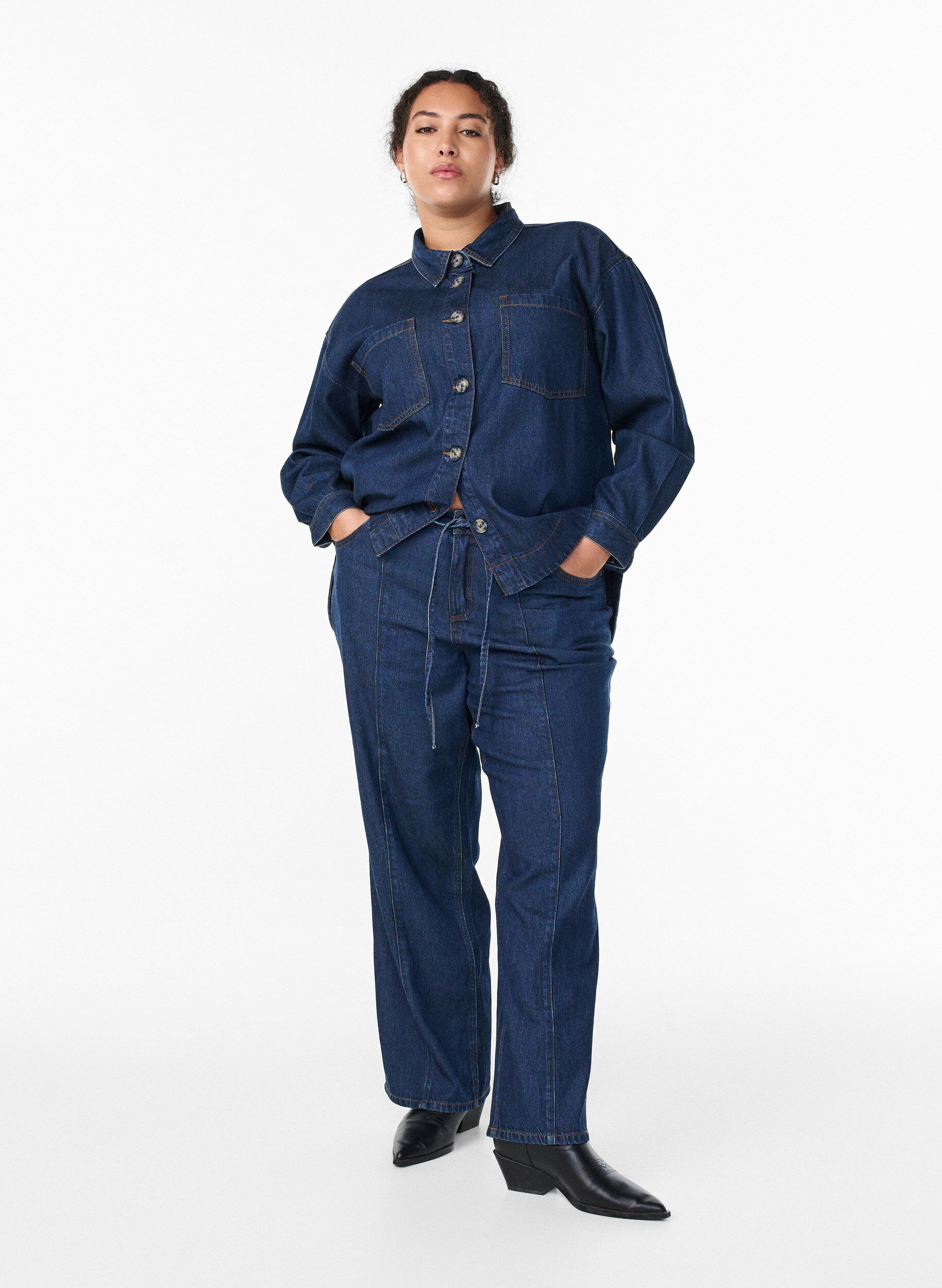 Wide leg jeans met strikceintuur en hoge taille, Blauw, Model