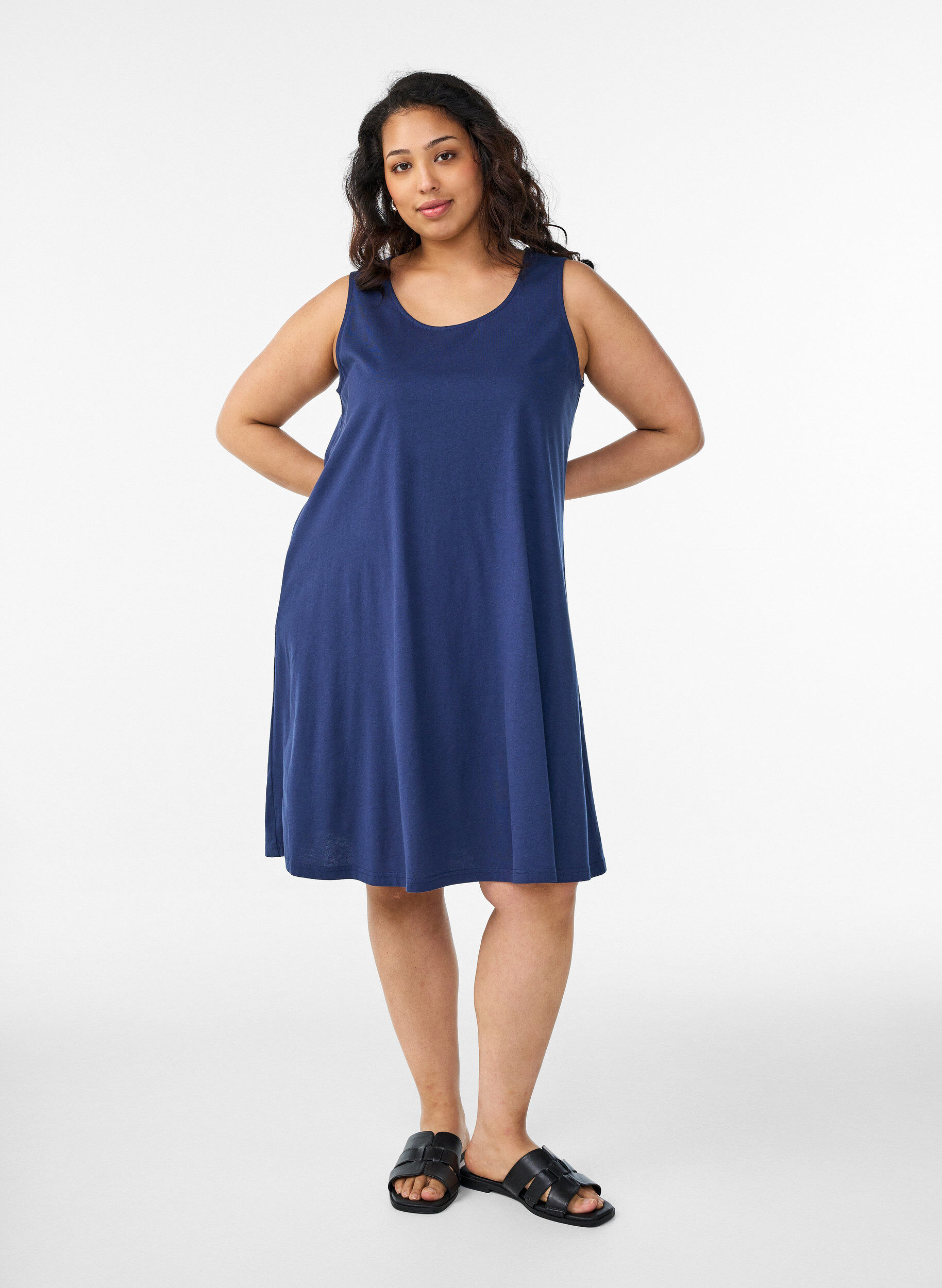 Zizzi Robe &eacute;vas&eacute;e sans manches, Bleu, Model image number 1