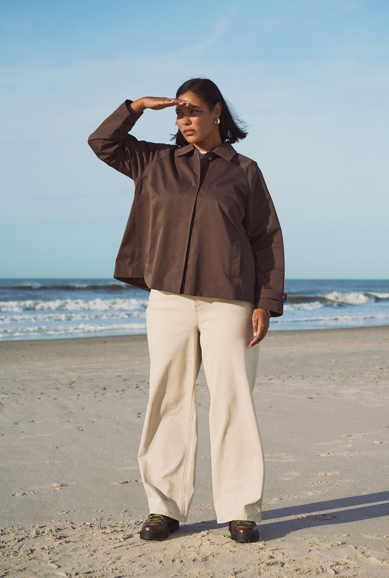 ZizziBruine korte trenchcoat, , Model