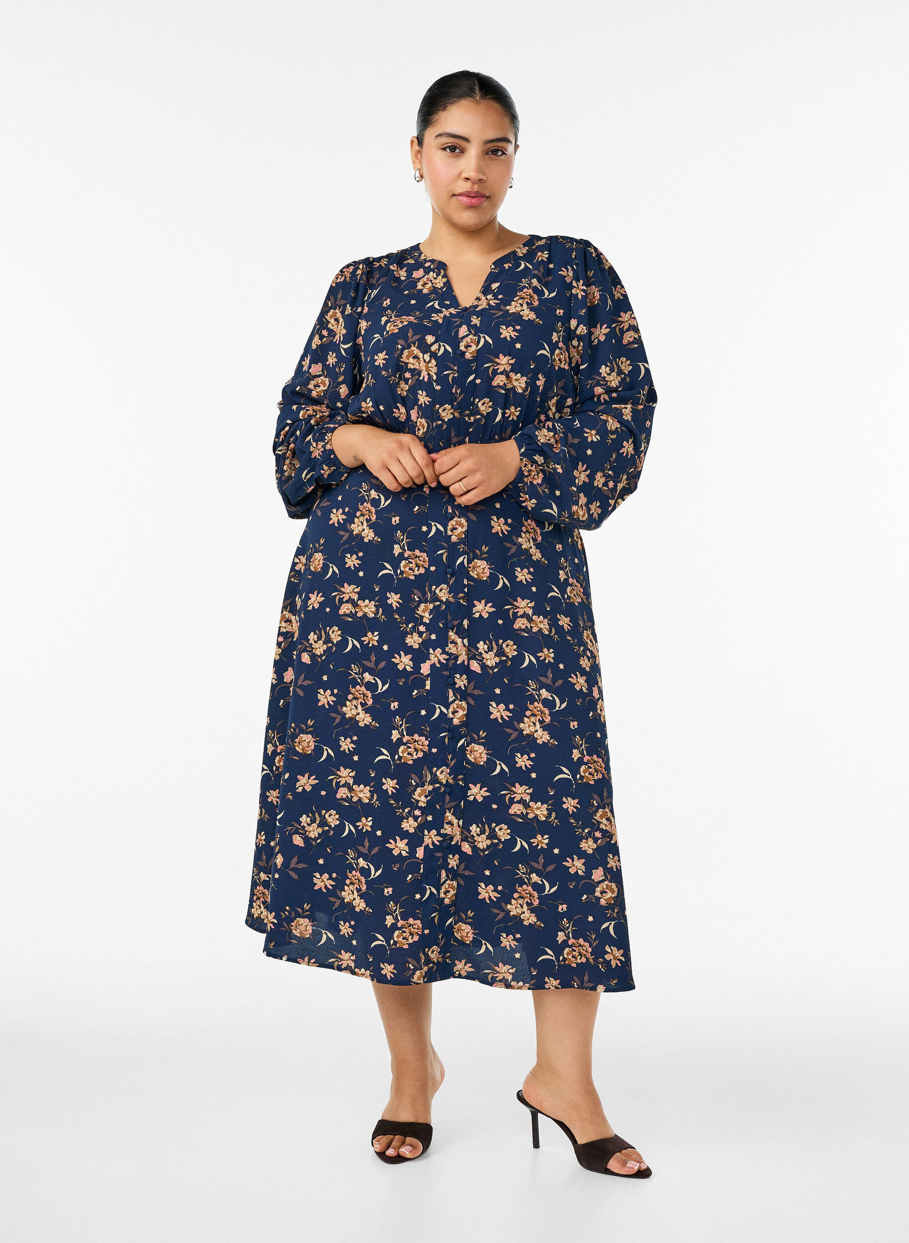 ZizziMidi-jurk met smock en decoratieve knopen, Blauw, Model image number 0