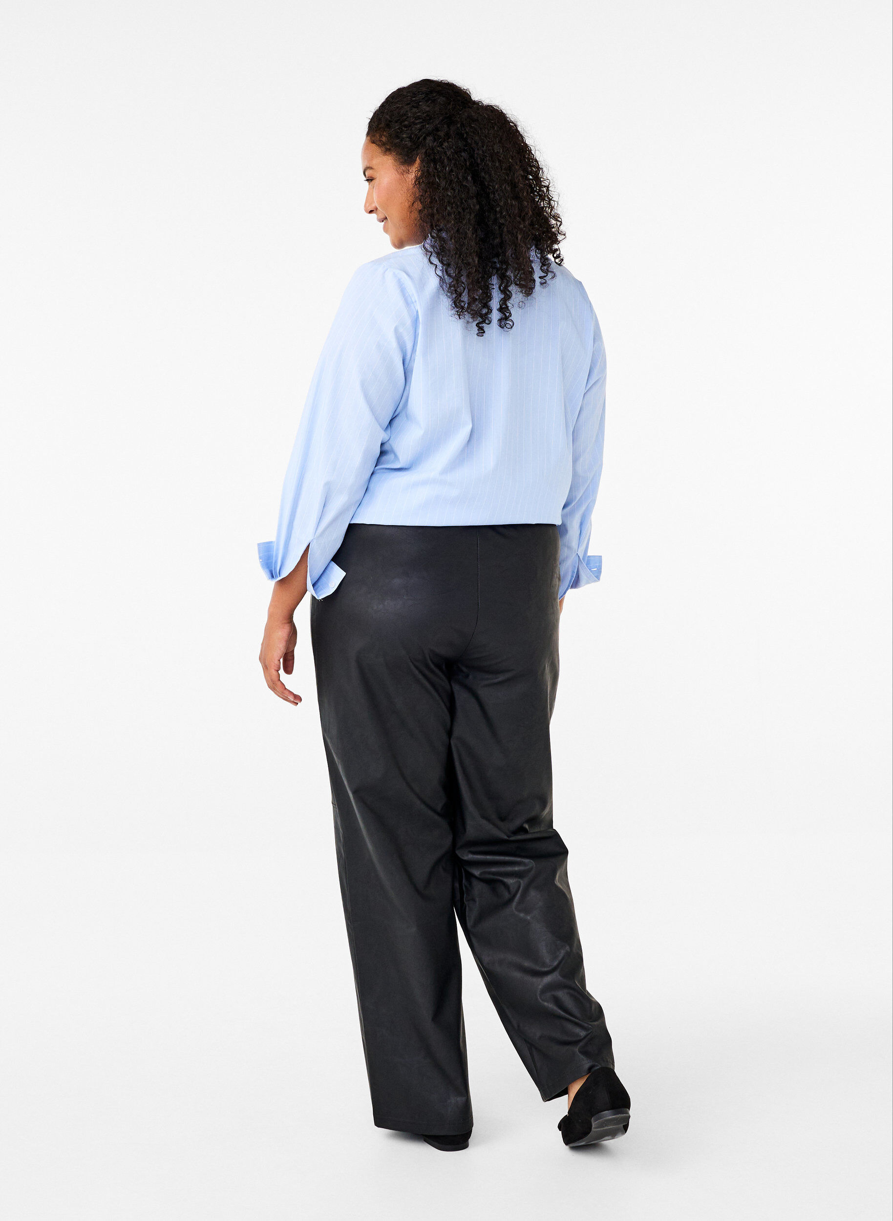 ZizziLosse imitatielederen broek met elastische tailleband, Black, Model image number 1