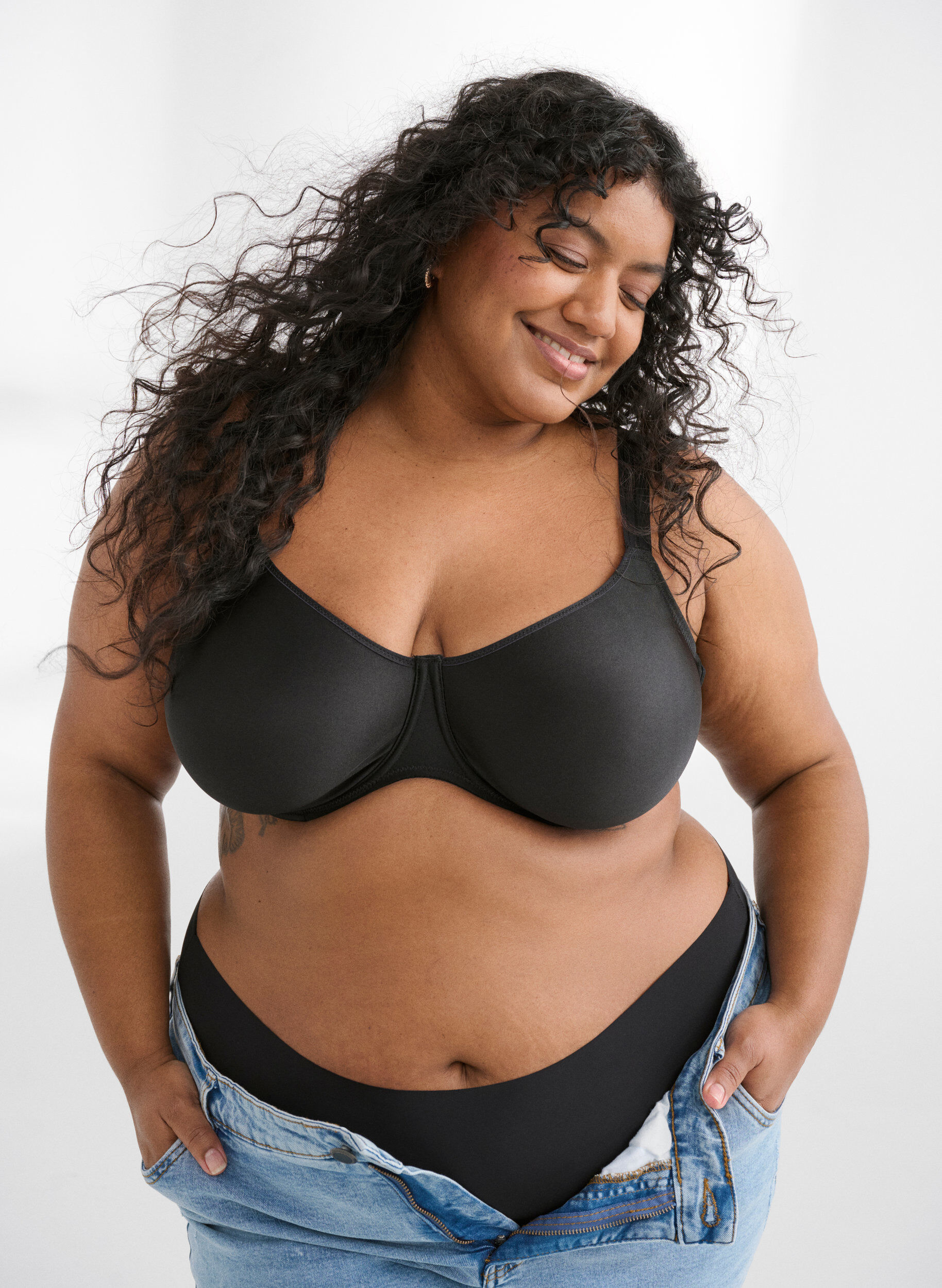 ZizziVoorgevormde, volledig bedekkende bh met hoge ondersteuning, Zwart, Image image number 0