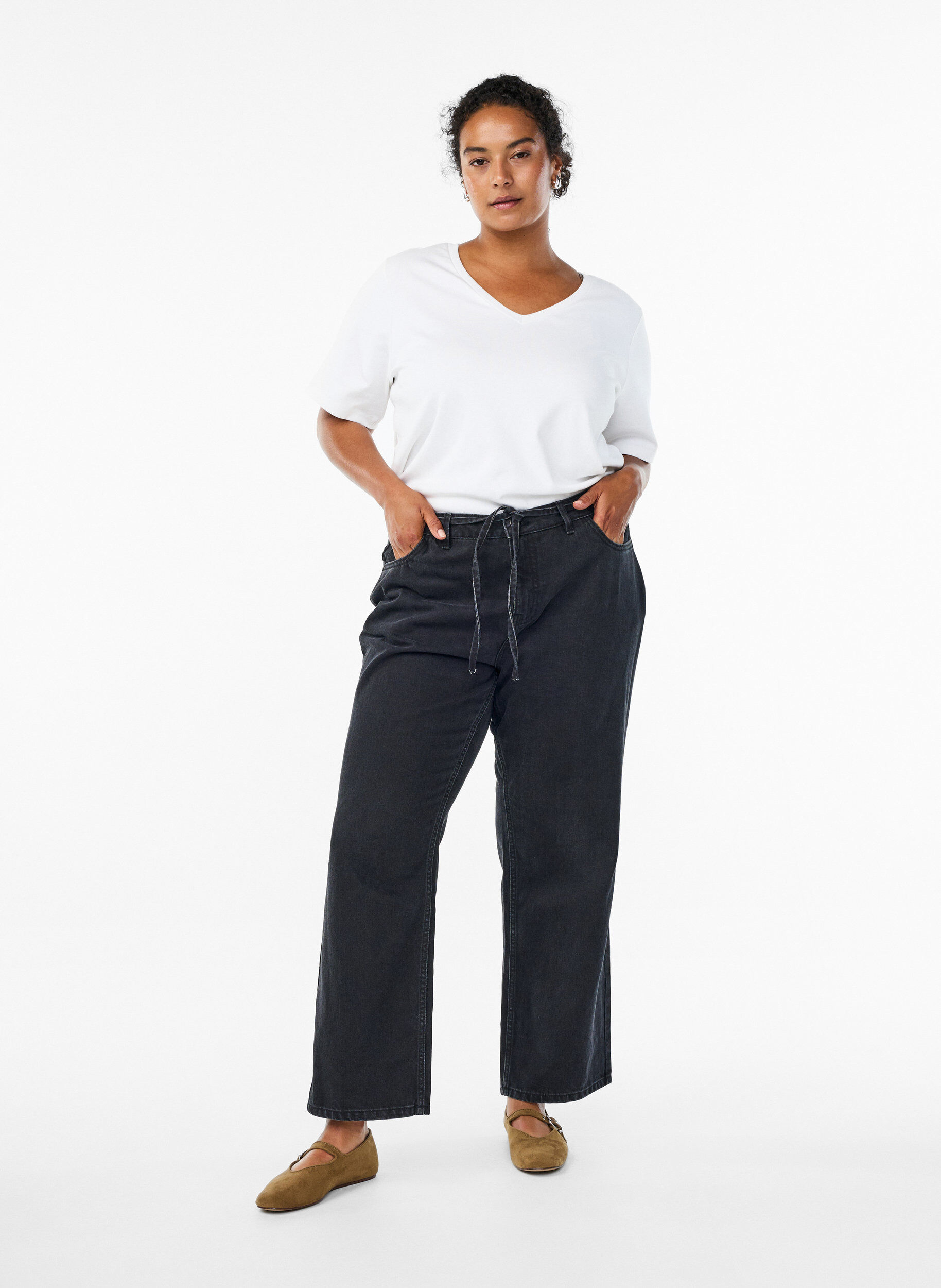 Straight-fit jeans met een strikceintuur, Zwart, Model