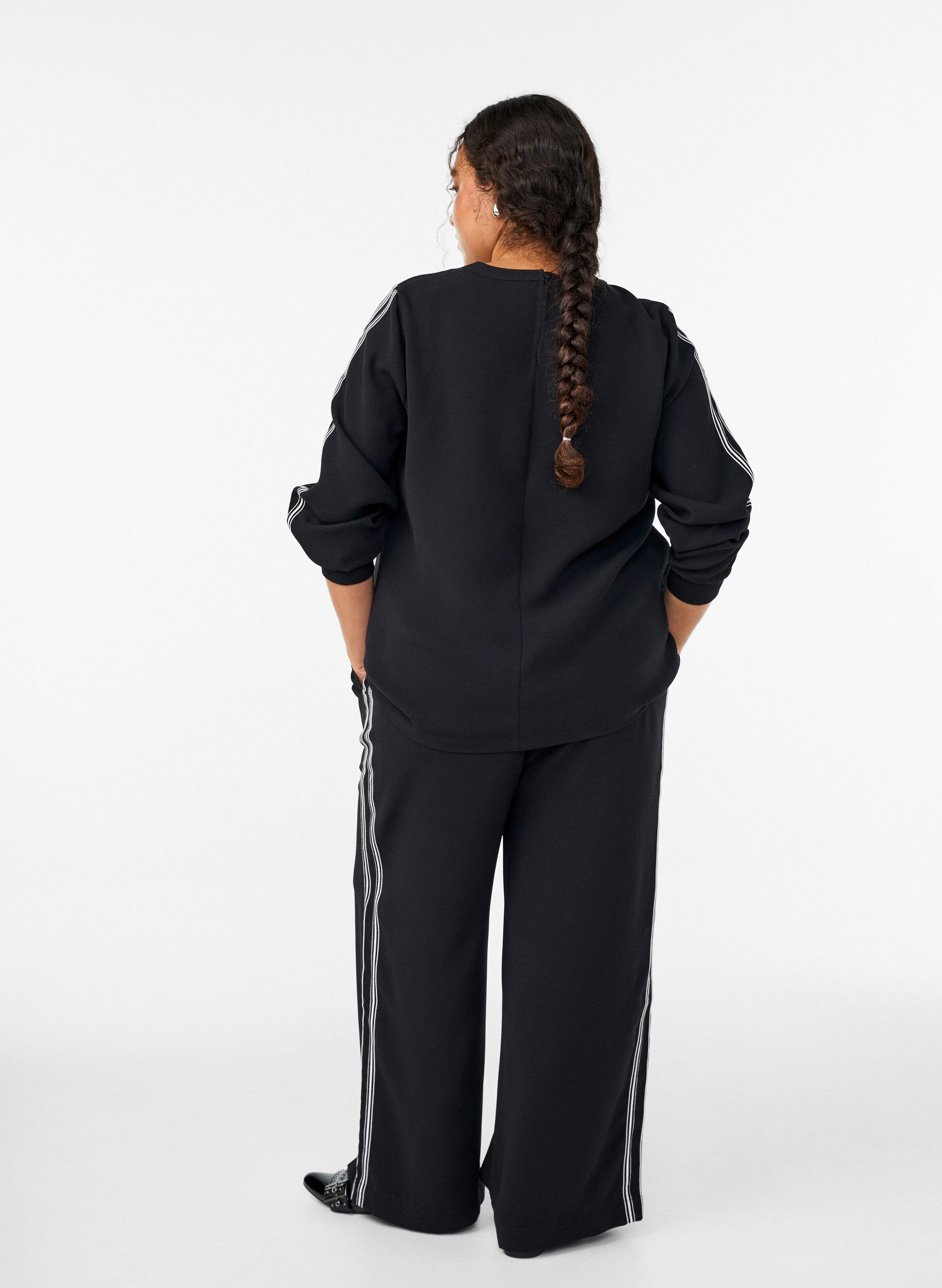 ZizziStraight-fit broek met strookdetails, Zwart, Model image number 1