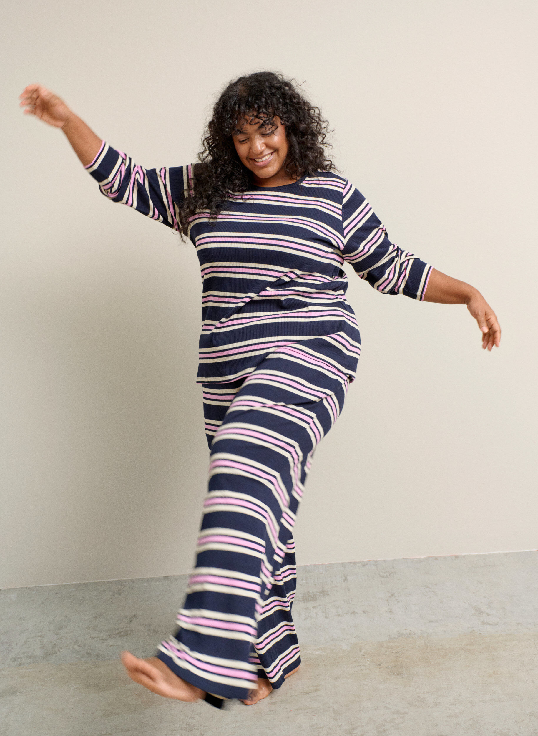 ZizziNachtbovenstuk met lange mouwen in geribde jersey met strepen, Blauw, Image image number 0