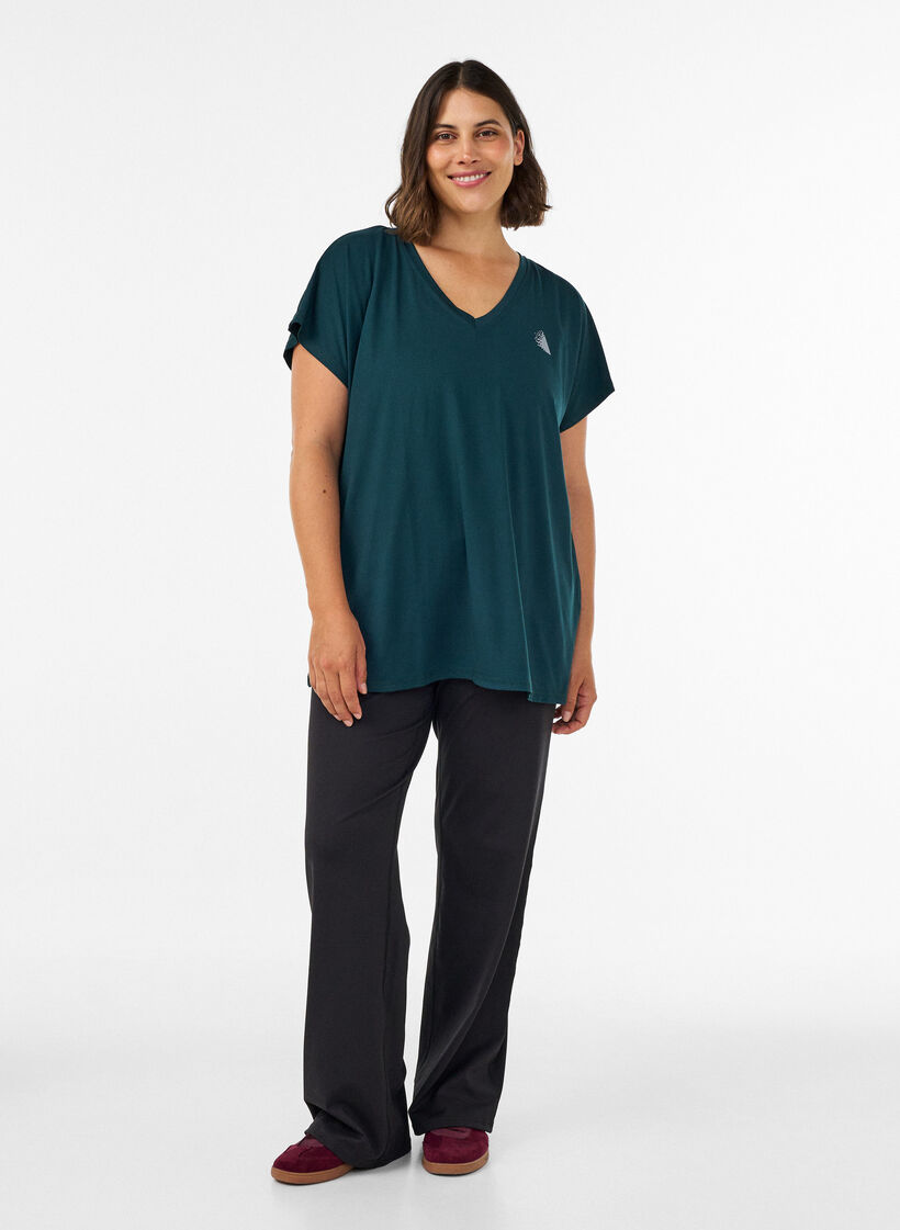 Losvallend trainings-T-shirt met V-hals, Groen, Model image number 1