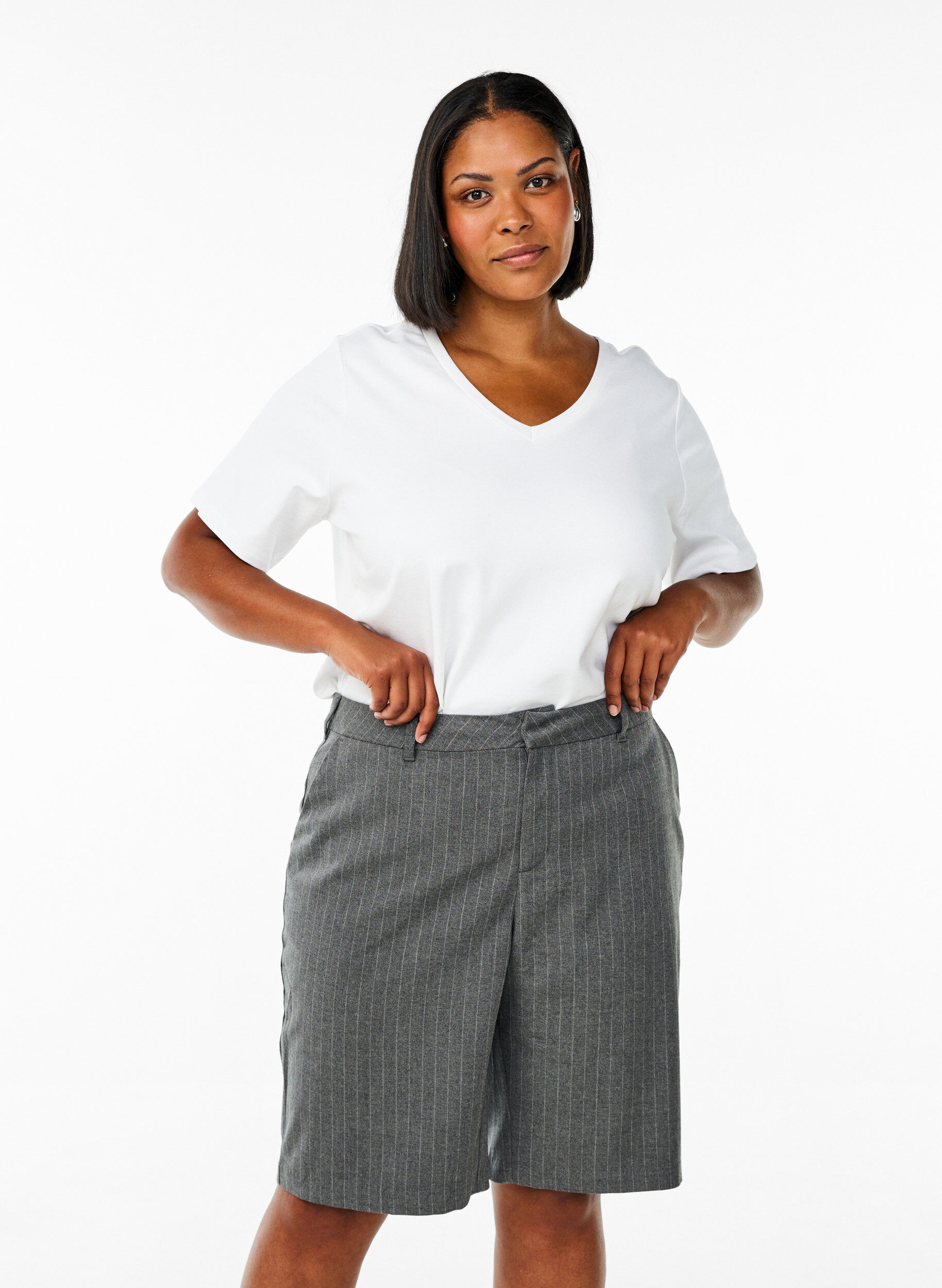 Basic V-hals T-shirt in biologisch katoen, Wit, Model