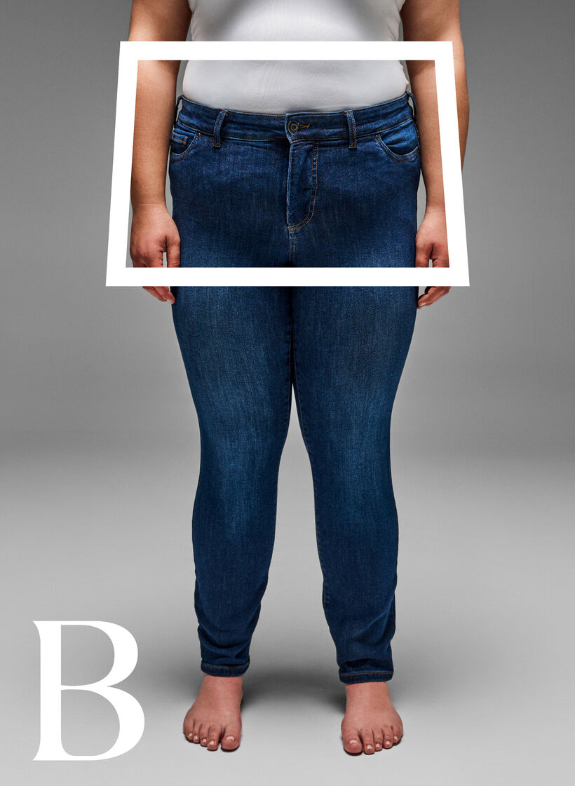 Strakke pasvorm jeans met een normale taille, Dark Blue, Model image number 1