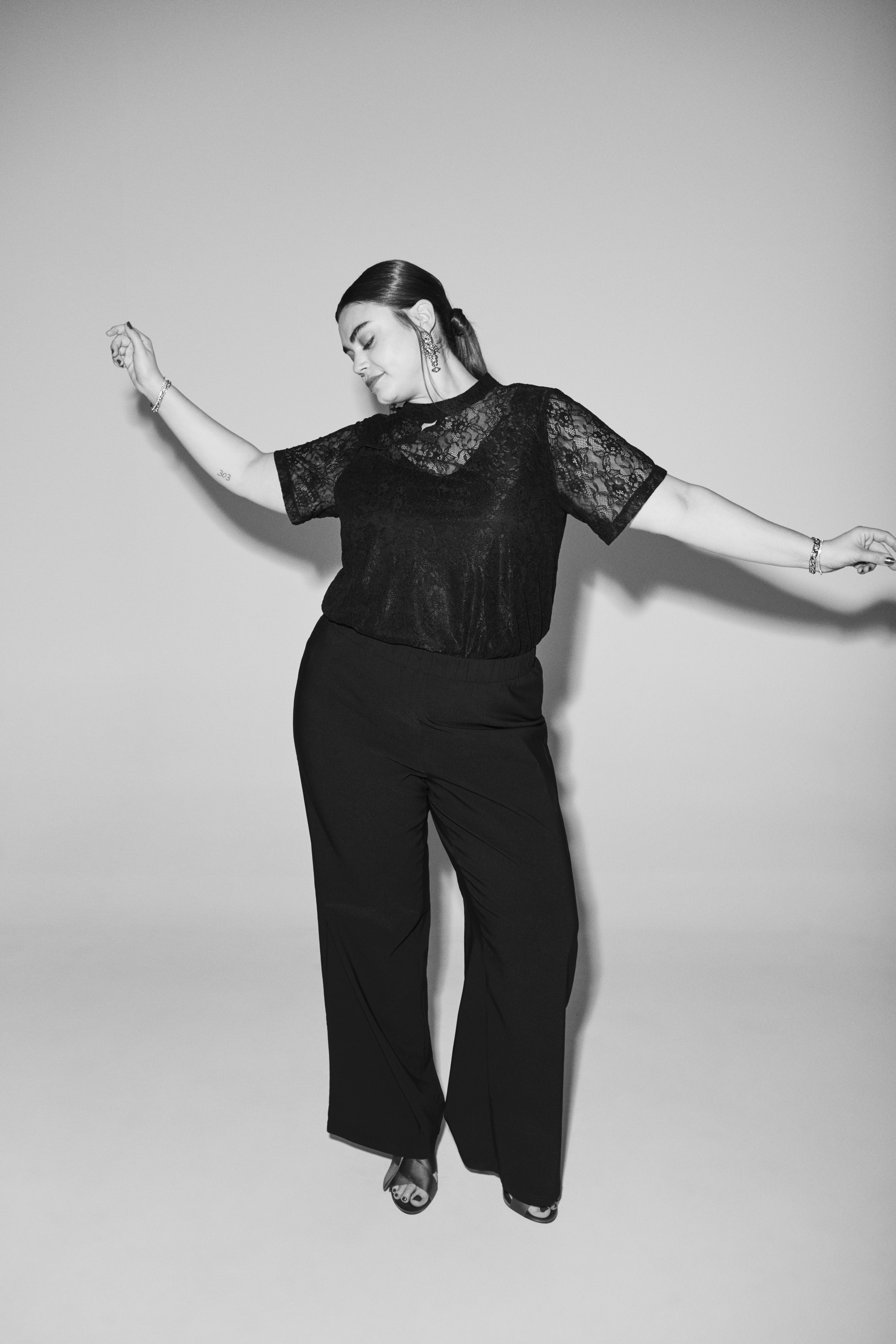 ZizziBlonde blouse met details, , Model