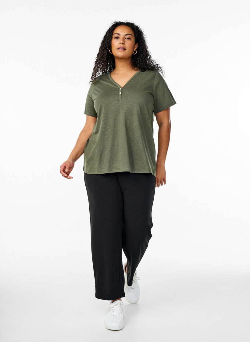 T-shirt met knoopdetail, Groen, Model image number 1