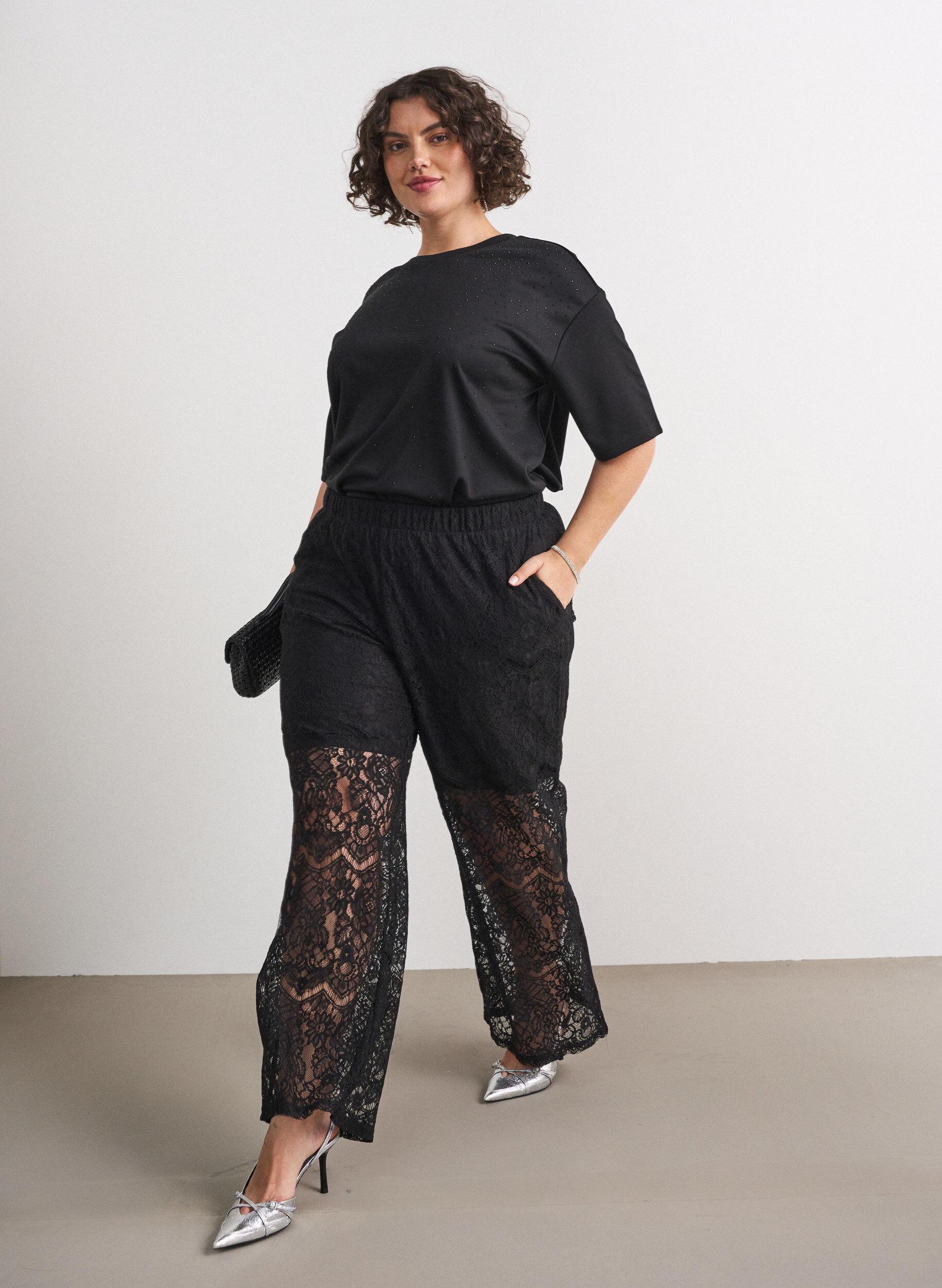 ZizziT-shirt met strass-steentjes en ronde hals, Zwart, Model image number 1