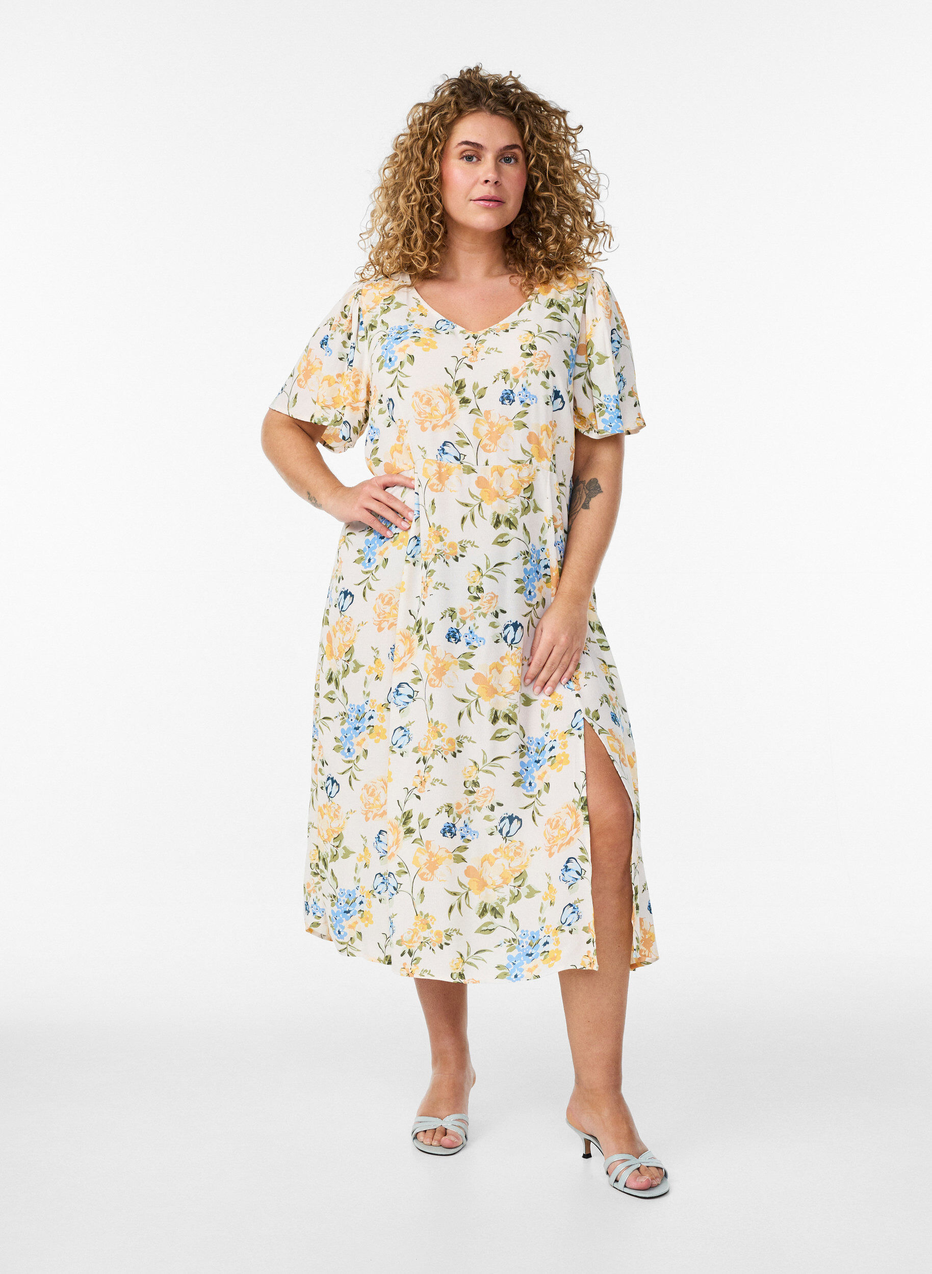 Robe midi en viscose &agrave; imprim&eacute; floral, Bleu, Model