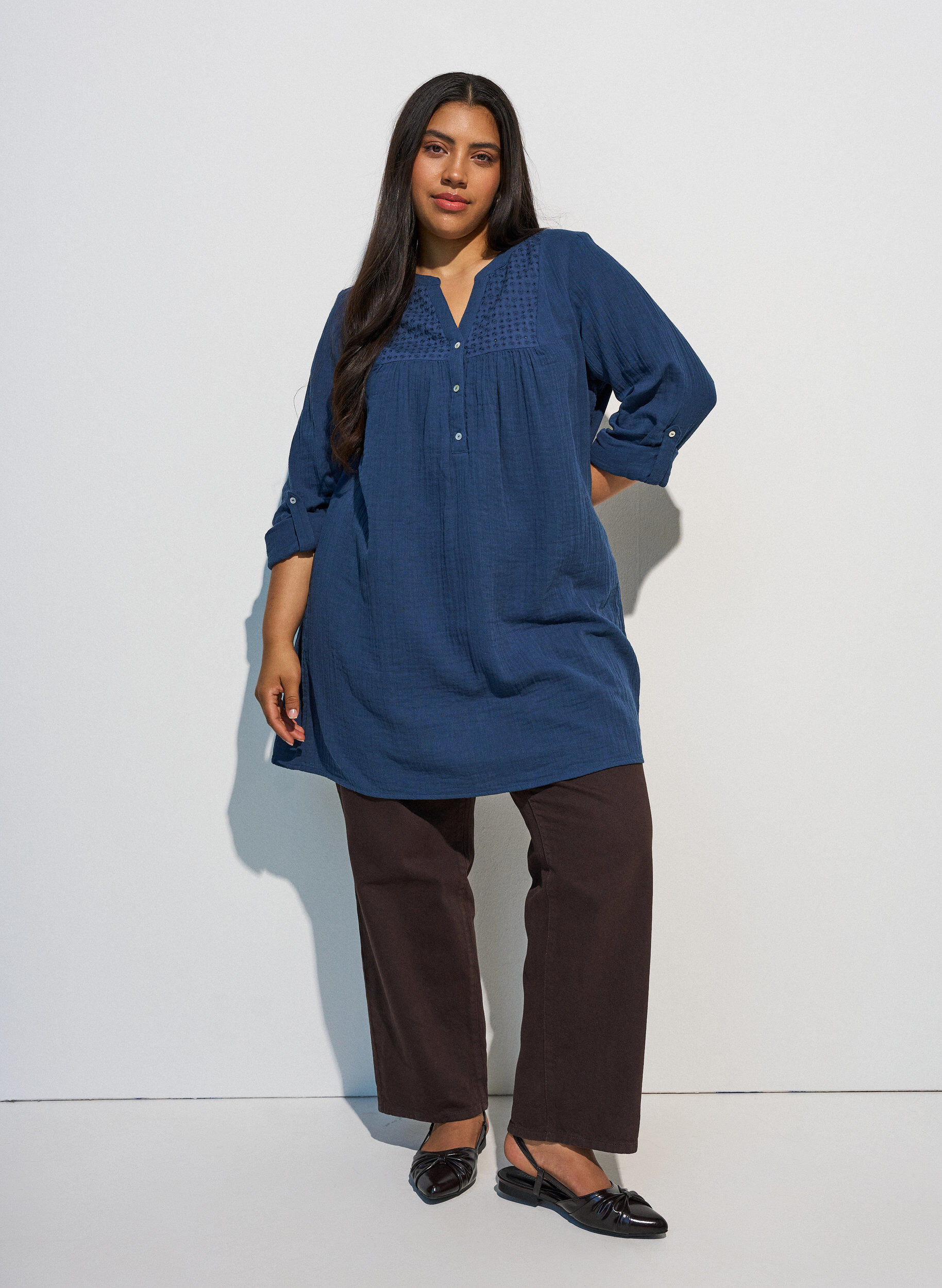 ZizziKatoenen mousseline tuniek met broderie anglaise, Blauw, Model image number 1