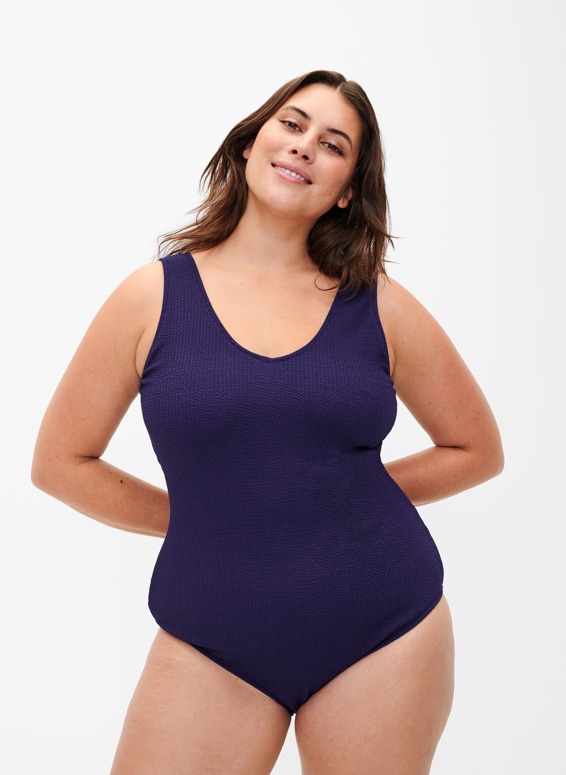 Maillot de bain avec d&eacute;tail crois&eacute; dans le dos, Astral Aura, Model