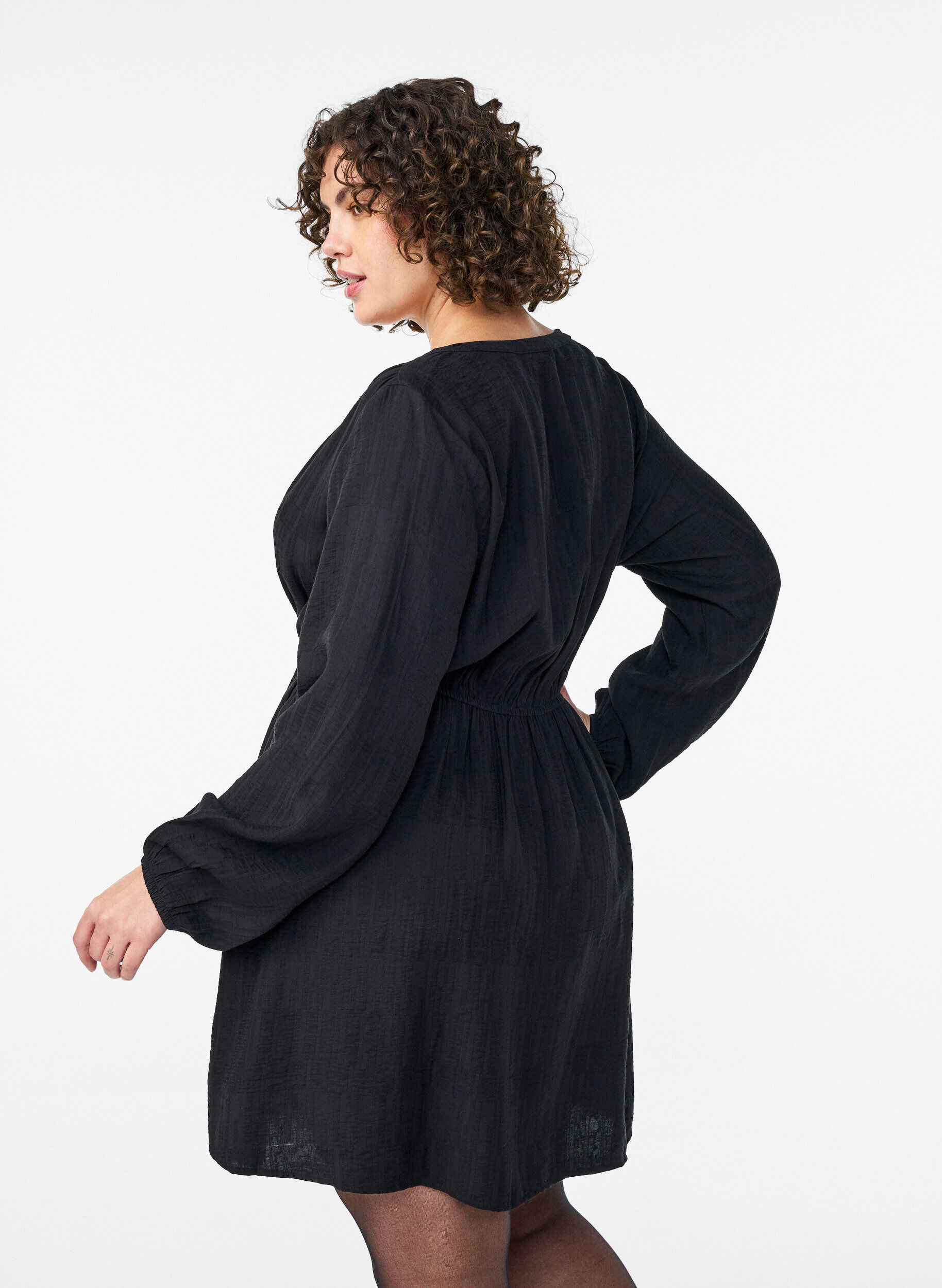 ZizziKorte jurk met structuur en wikkel-look, Zwart, Model image number 2