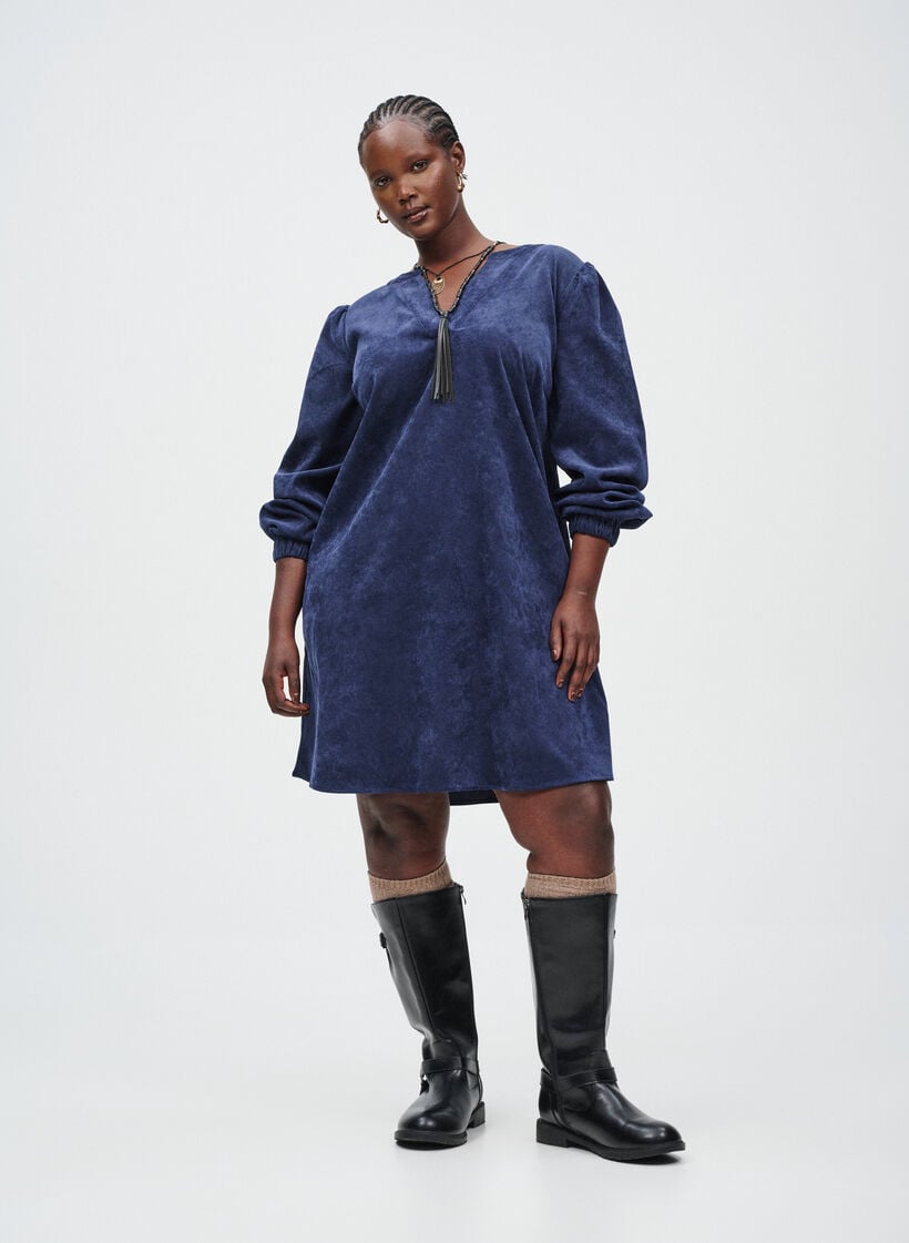 Blauwe fluwelen jurk, , Model