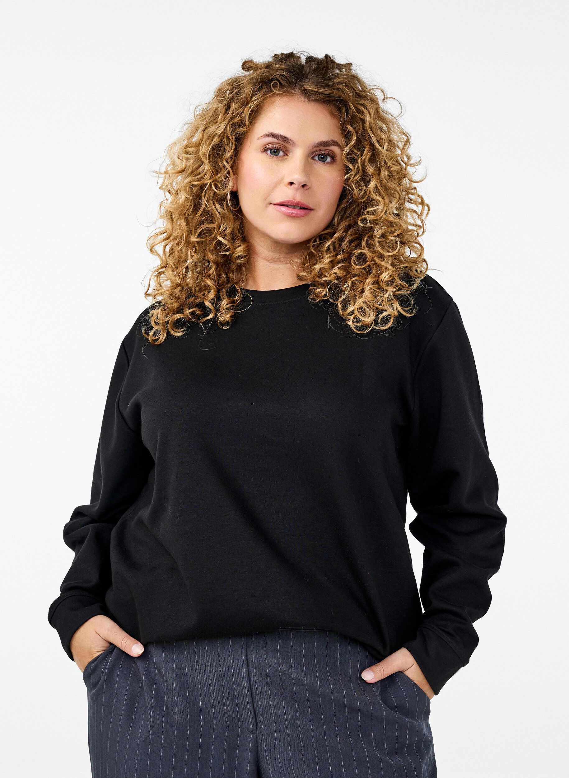 Sweatshirt met ronde hals, Zwart, Model