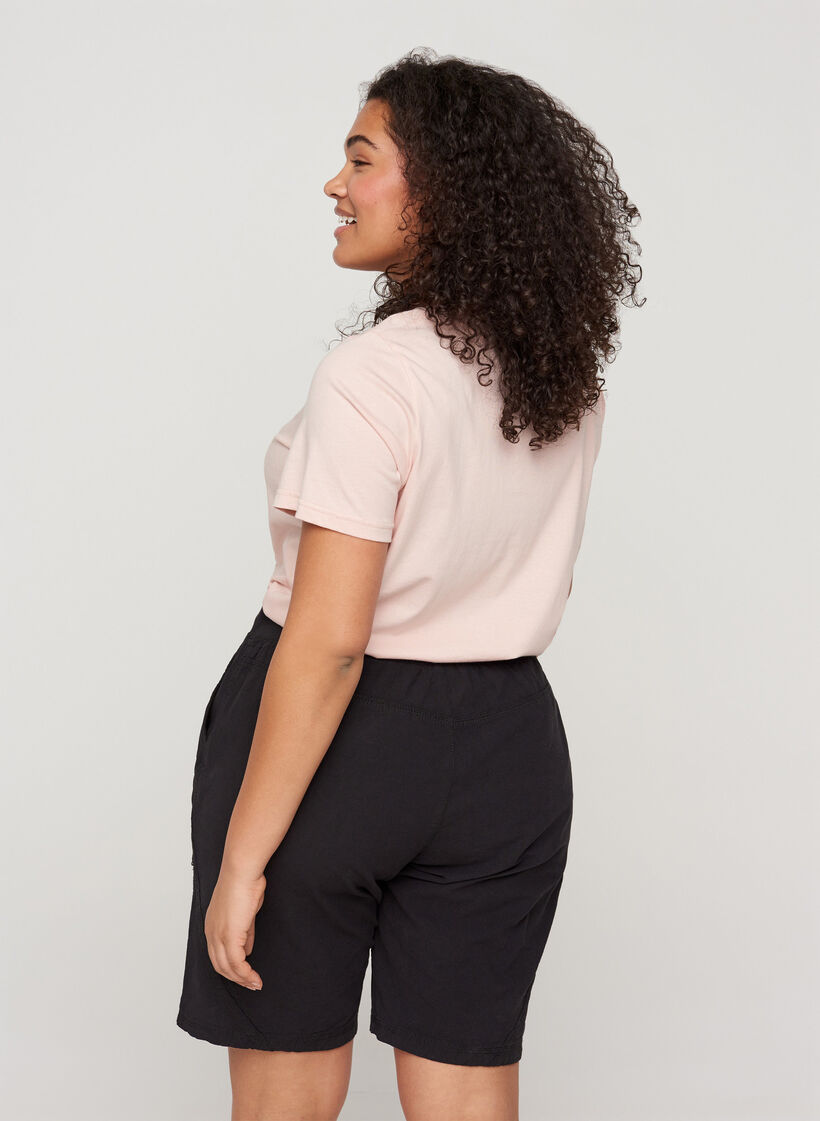 Losse short met zakken in katoen, Black, Model
