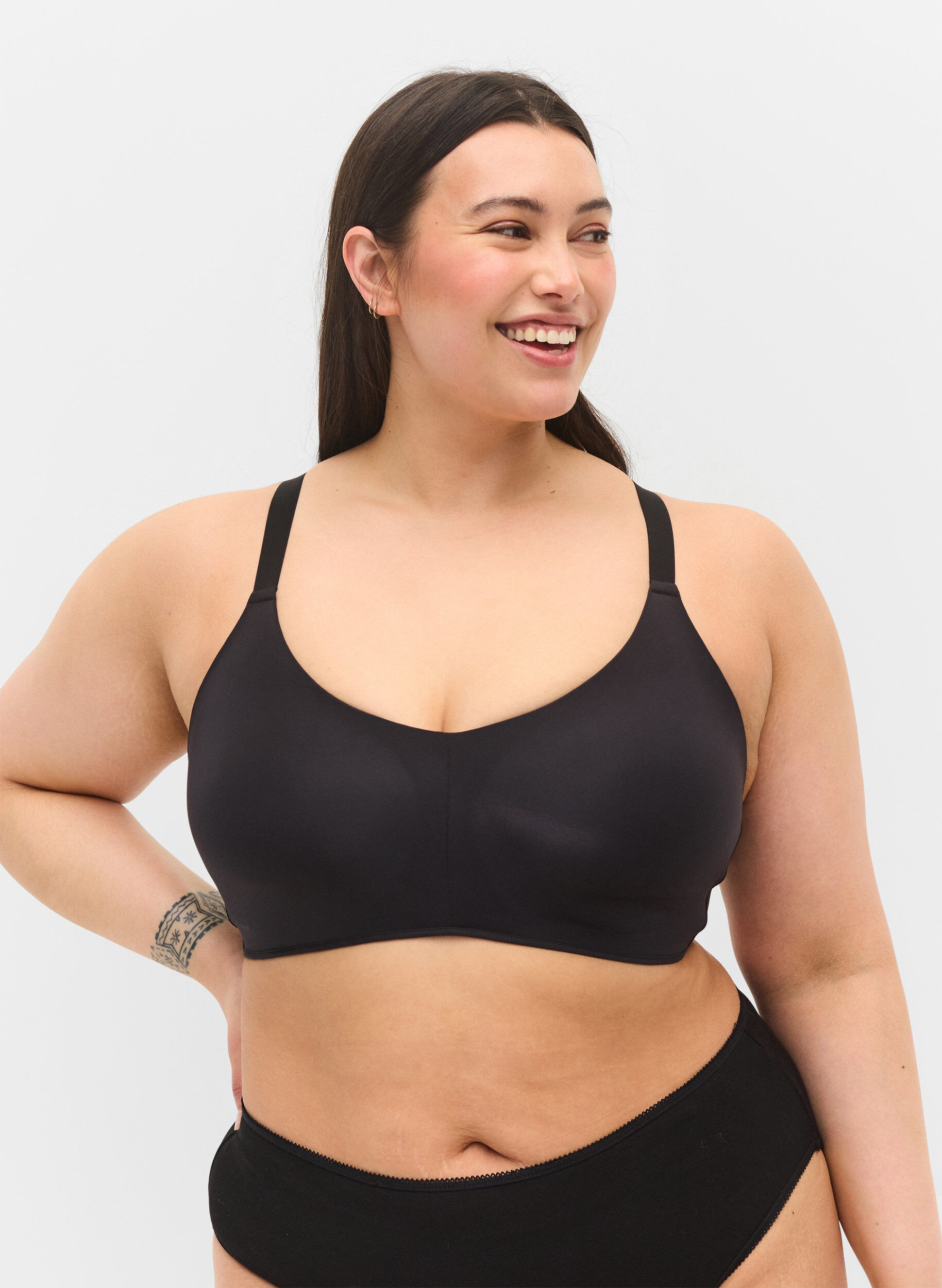 Bh met gewatteerde cups, Zwart, Model