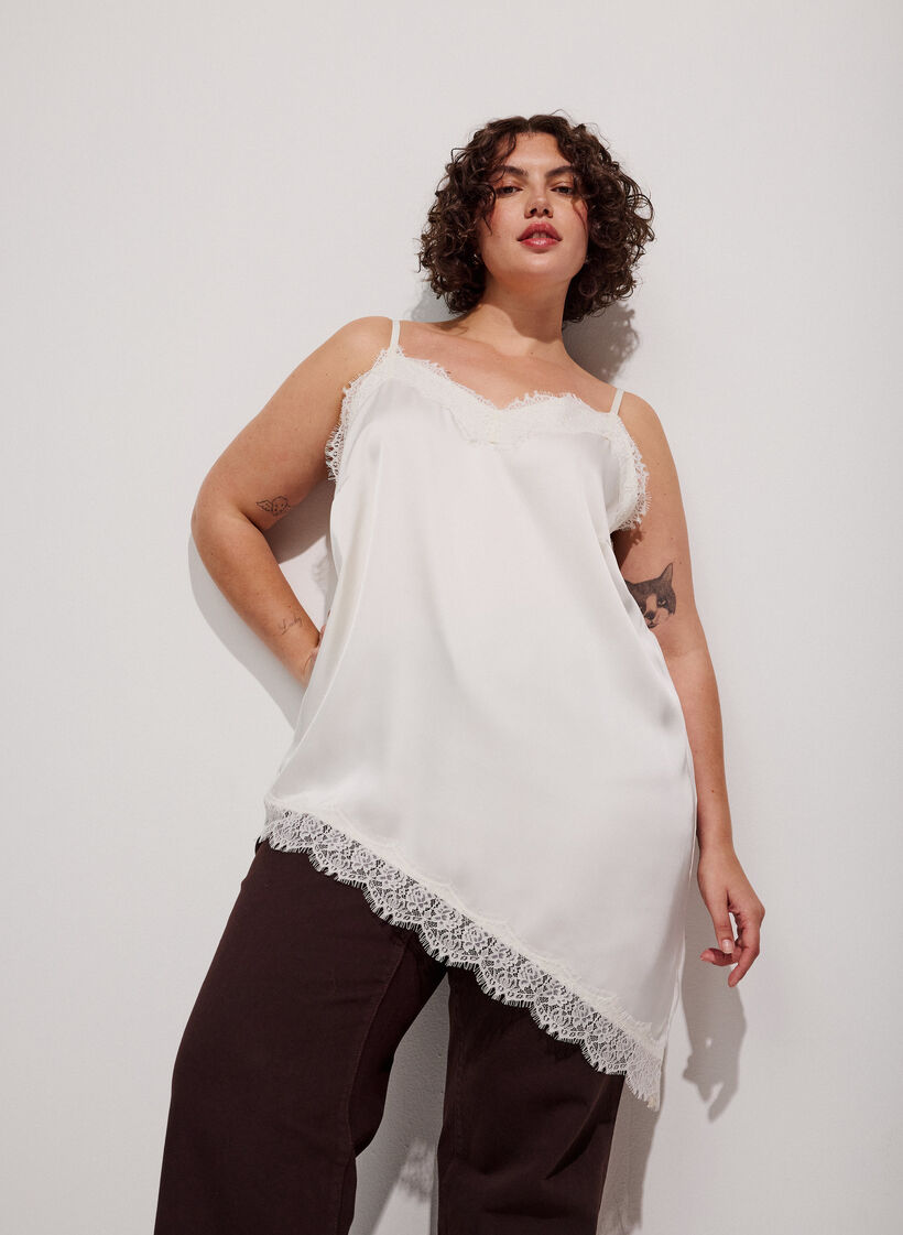 Top &agrave; fines bretelles avec dentelle et ourlet asym&eacute;trique, Vanille, Model image number 0