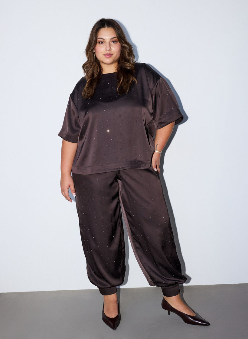 Satijnen blouse met strass en elleboogmouwen, Bruin, Model image number 1