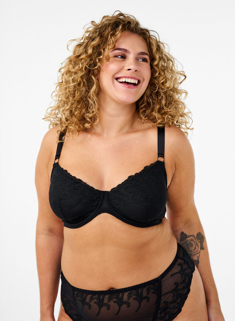 Volledig dekkende bh in mesh met geborduurd patroon, Black, Model