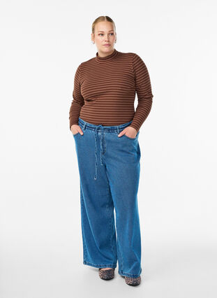 ZizziGeribde gestreepte jersey blouse met een hoge hals, F. Fudge Caribou, Model image number 2