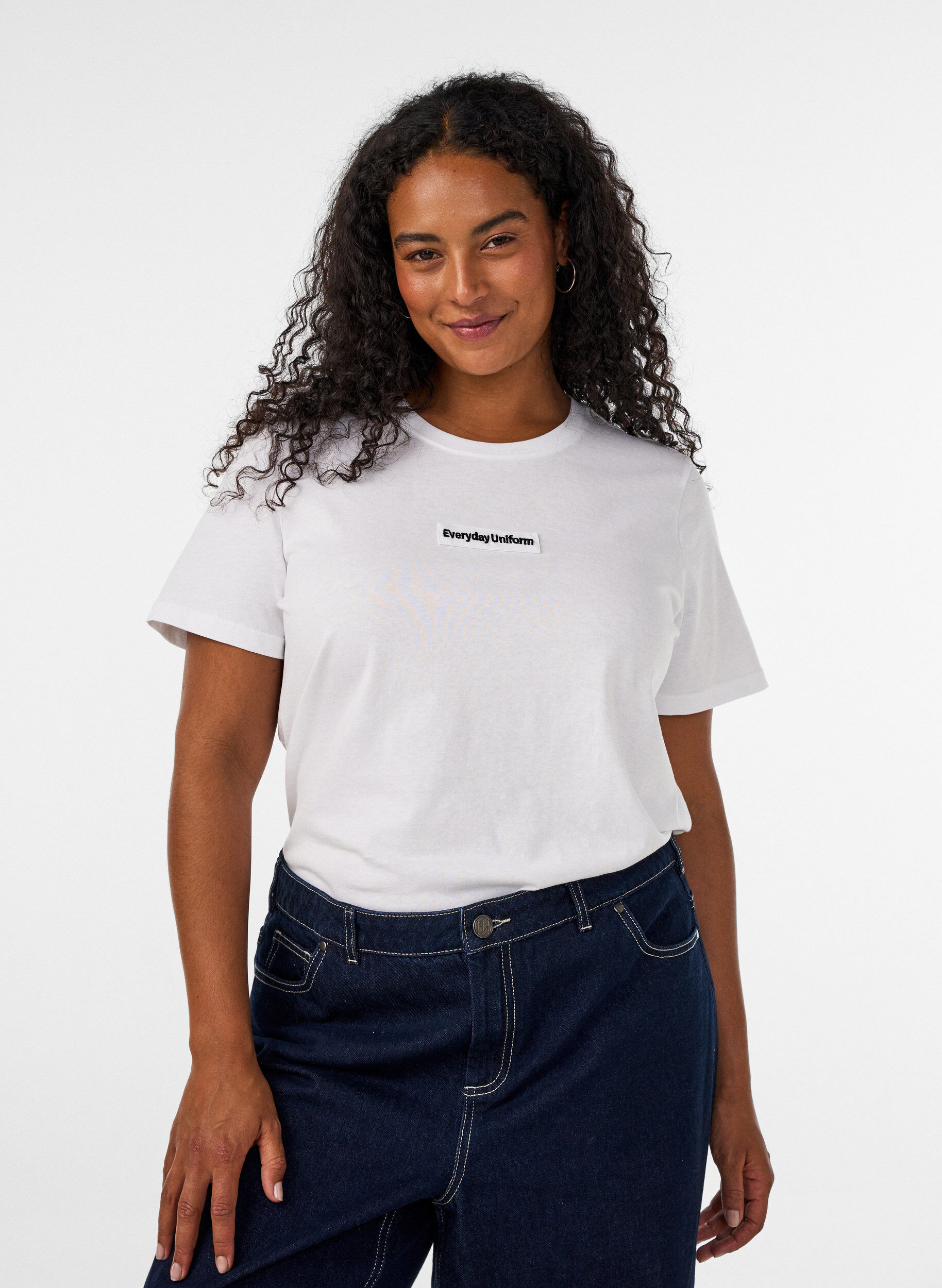 Katoenen T-shirt met tekstbadge, Wit, Model