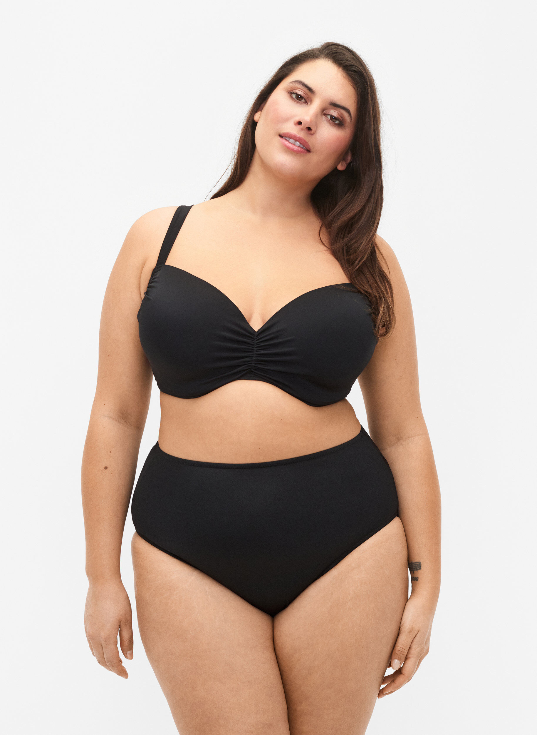 Bikinibroekje met normale taille, Zwart, Model