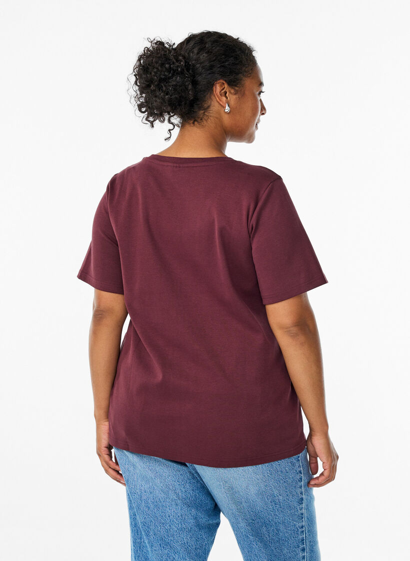 Basic V-hals T-shirt in biologisch katoen, Donker Bordeaux, Model image number 2
