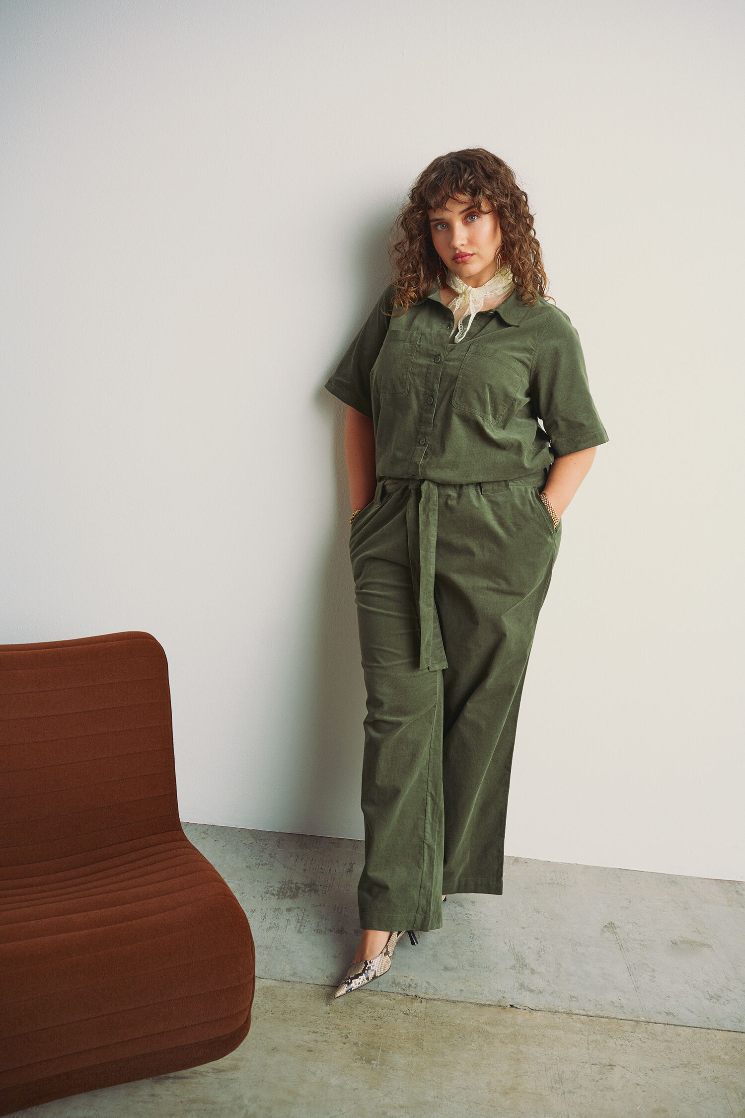 Jumpsuit van katoenfluweel, , Model