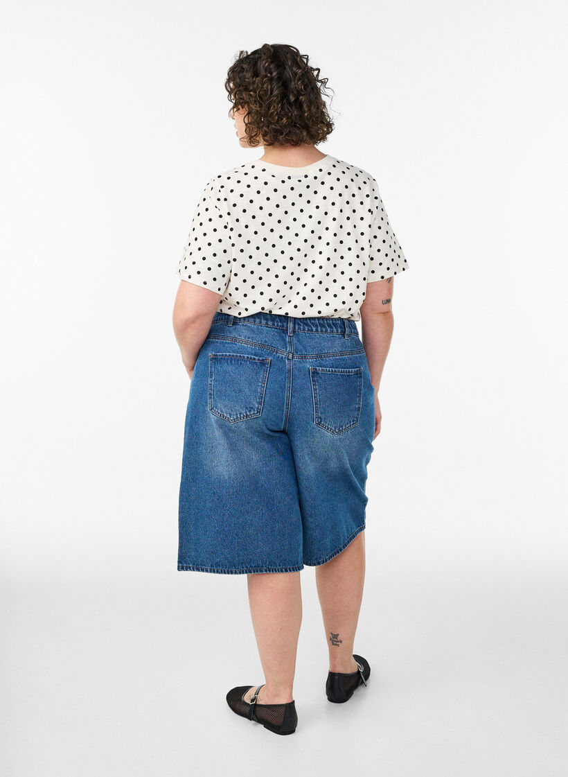 High-waisted denim shorts, Blauw, Model image number 1