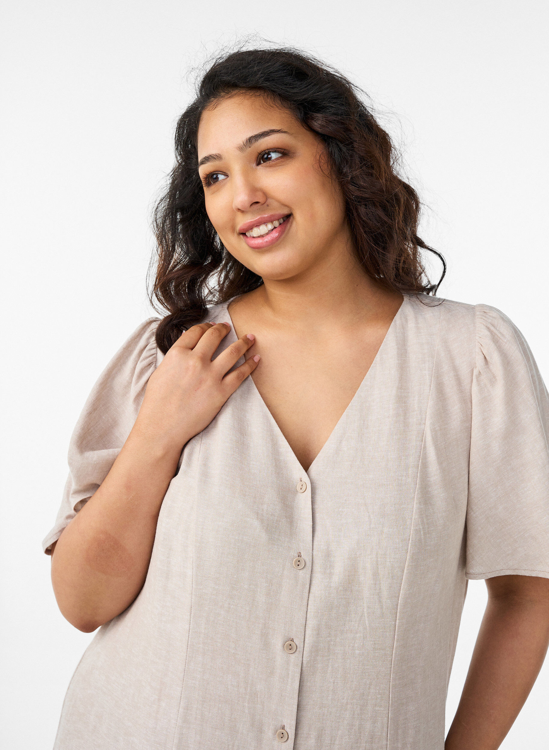 ZizziMidi jurk in linnen en viscose met ruchesmouwen, Beige, Model image number 2