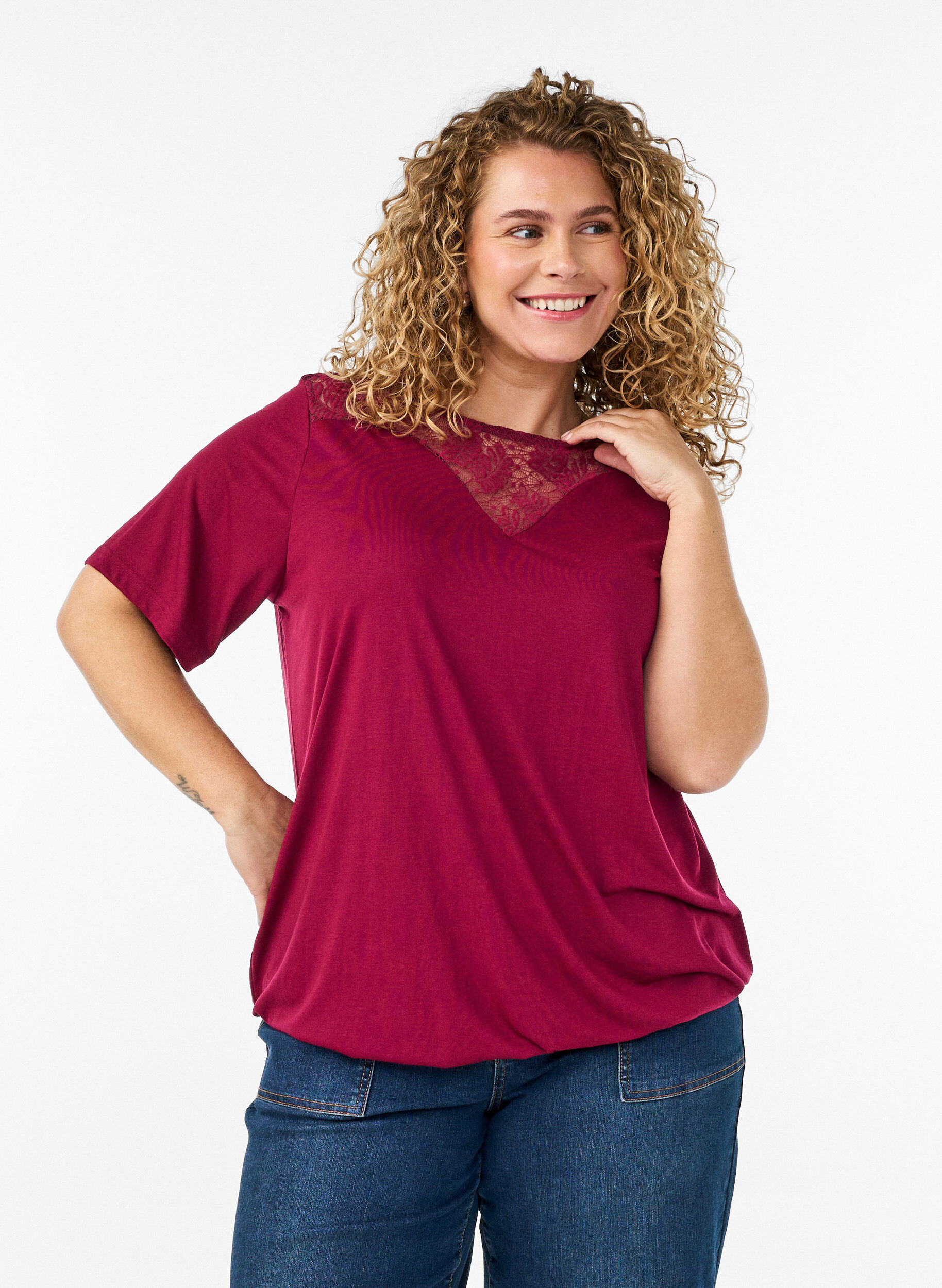 Blouse met kanten inzetstuk en ballonmouwen, Rood, Model