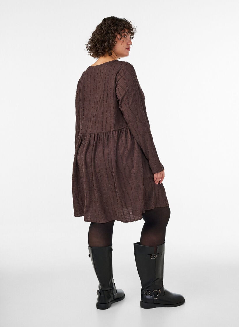 Korte jerseyjurk met een golvend textuurpatroon, Bruin, Model image number 2