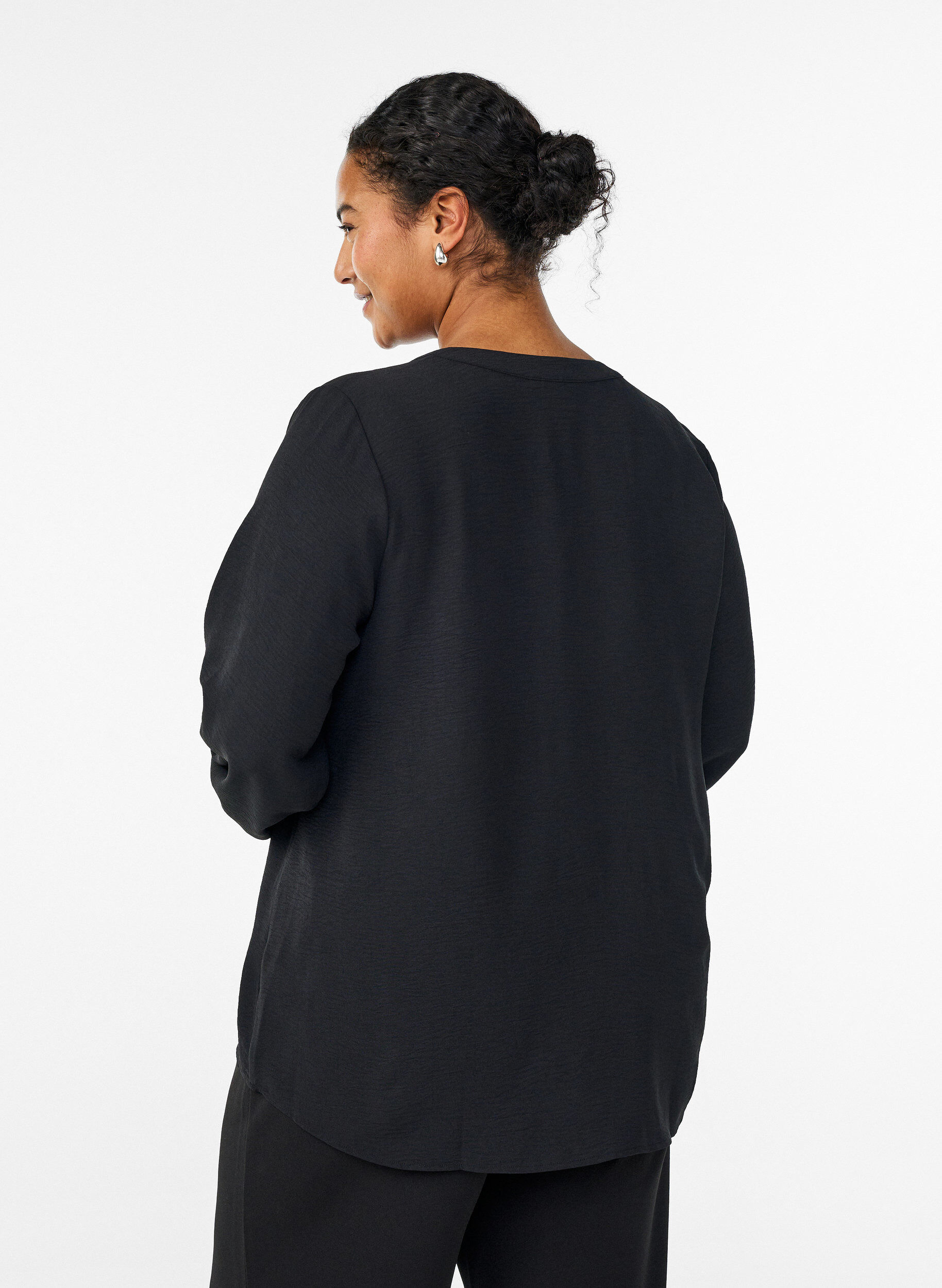 ZizziBlouse met smockmanchetten en V-hals, Zwart, Model image number 2