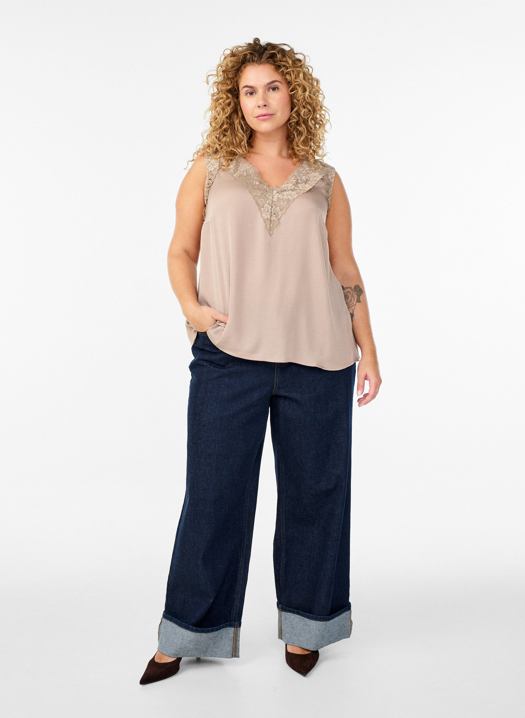 ZizziMouwloze top met kant, Beige, Model image number 1