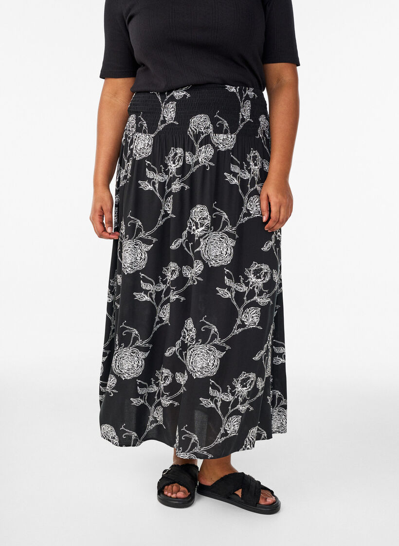Maxi rok in viscose met smokwerk, Zwart, Model image number 2