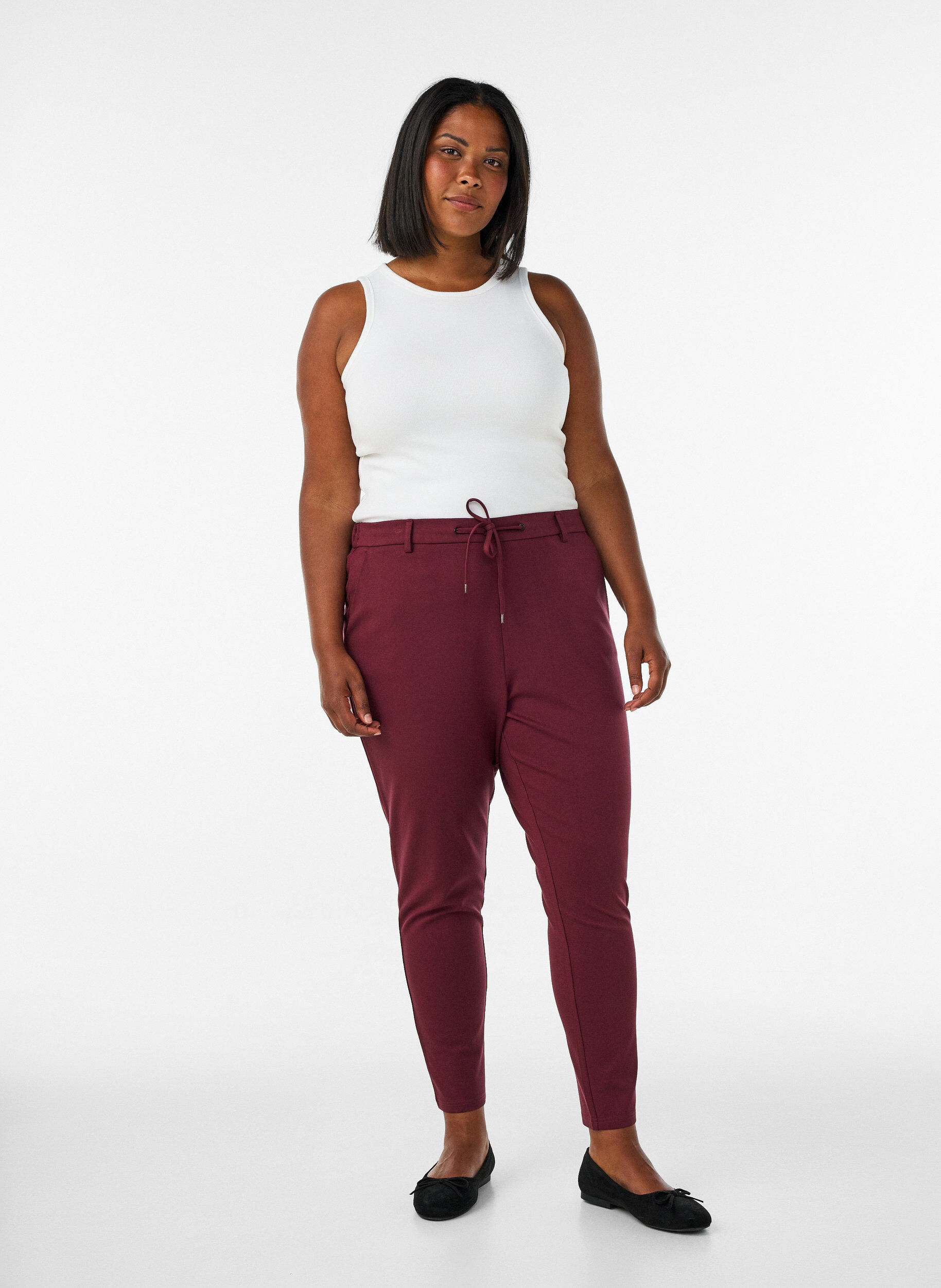 Pantalon Maddison, Bordeaux, Model