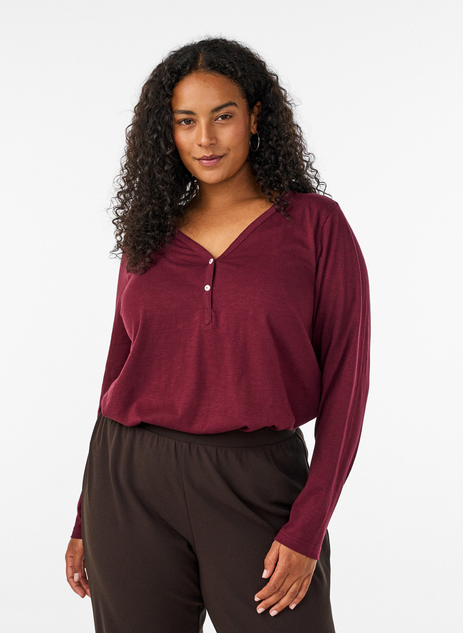 T-shirt met lange mouwen, V-hals en knopen, Rood, Model