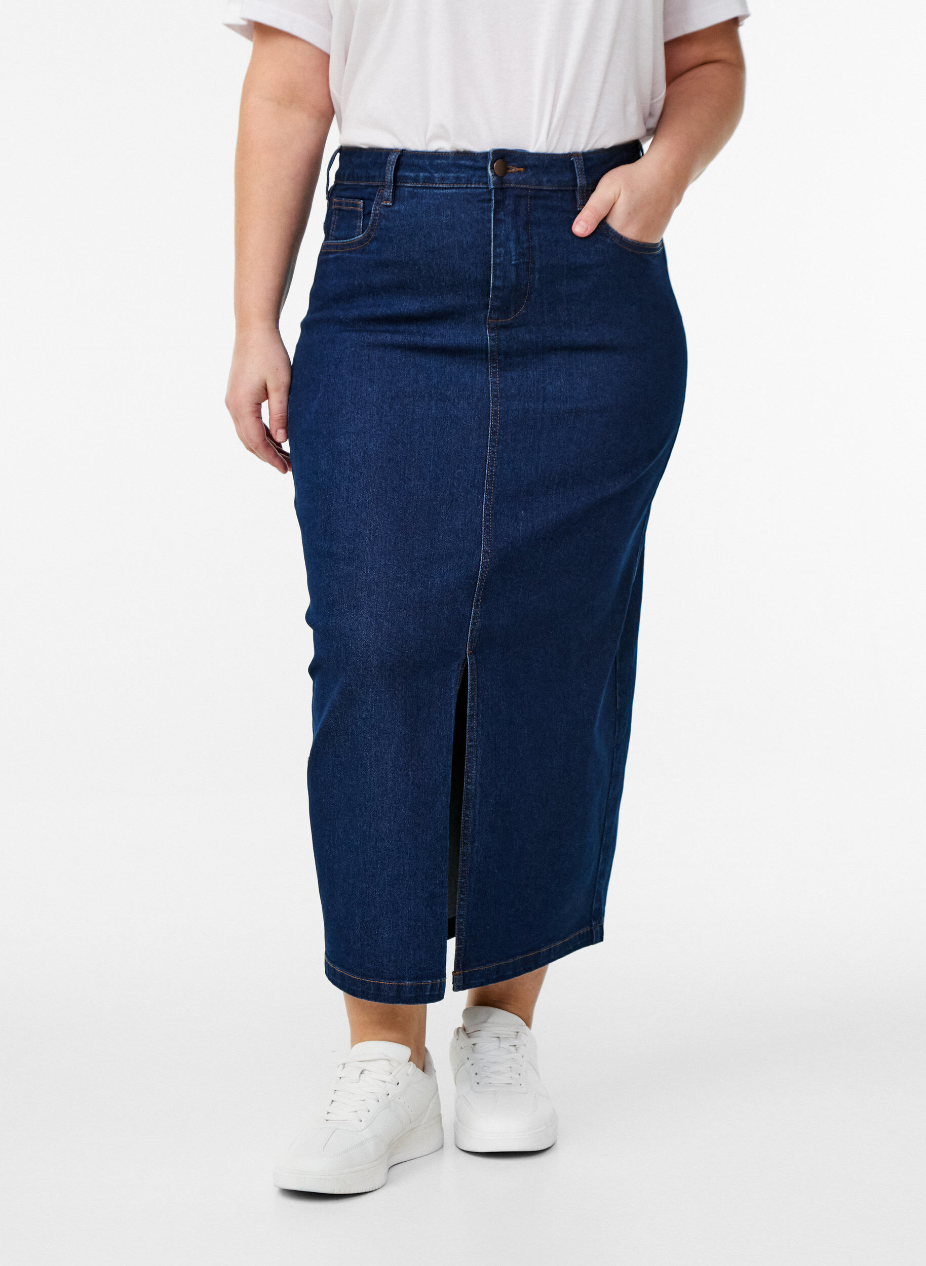 ZizziFLASH - Halflange denimrok met een voorsplit, Blauw, Model image number 2