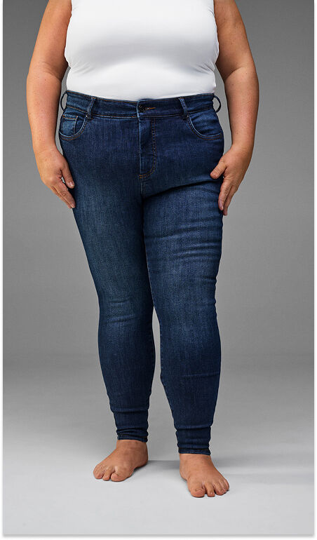  Super smalle jeans met hoge taille